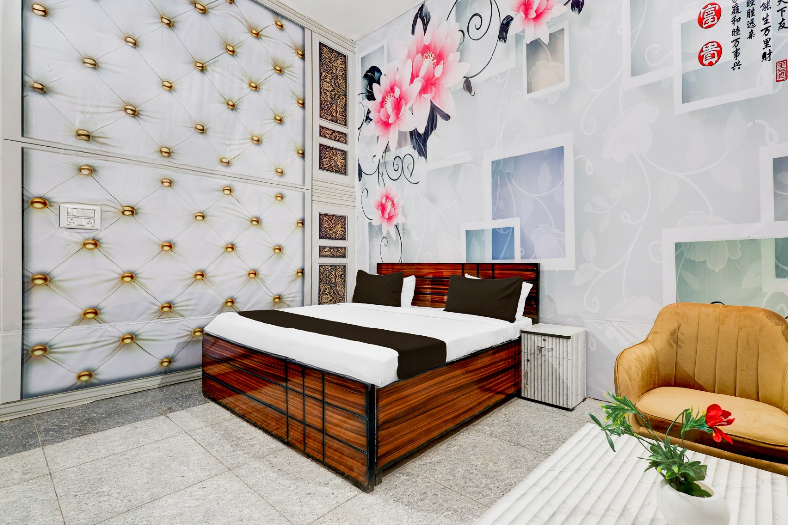 Hotel Abhinandan luxury room